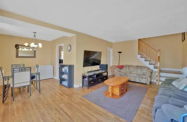 Brampton, ON L6W 3C5,78 Town House CRES