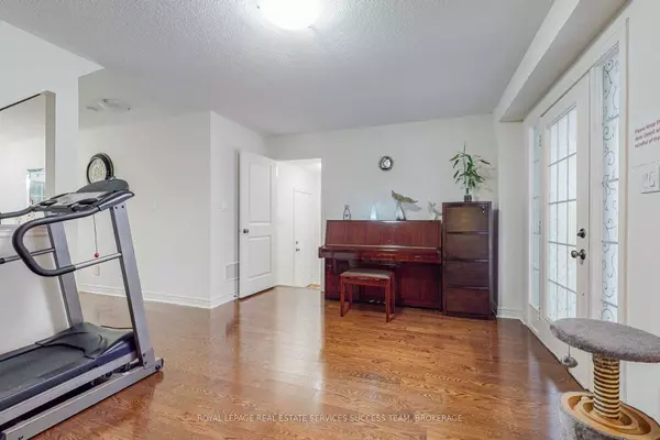 Caledon, ON L7C 3S2,14 McDevitt LN