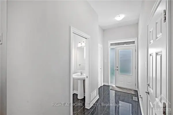 Blossom Park - Airport And Area, ON K1X 0G9,1010 KIJIK CRES