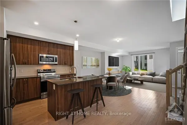 Blossom Park - Airport And Area, ON K1X 0G9,1010 KIJIK CRES