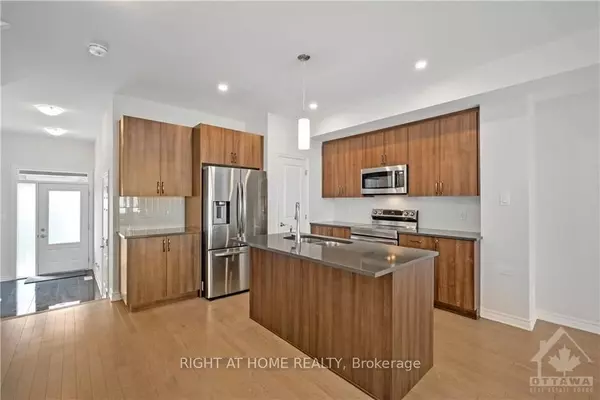 Blossom Park - Airport And Area, ON K1X 0G9,1010 KIJIK CRES