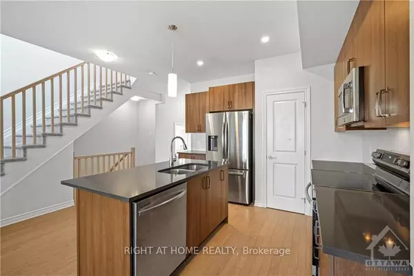 Blossom Park - Airport And Area, ON K1X 0G9,1010 KIJIK CRES