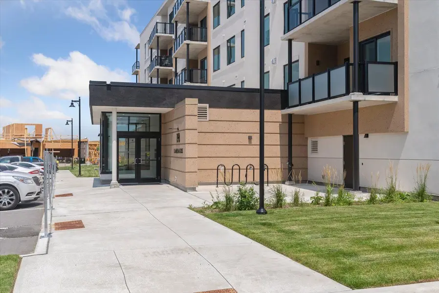 19B West ST N #201, Kawartha Lakes, ON K0M 1N0