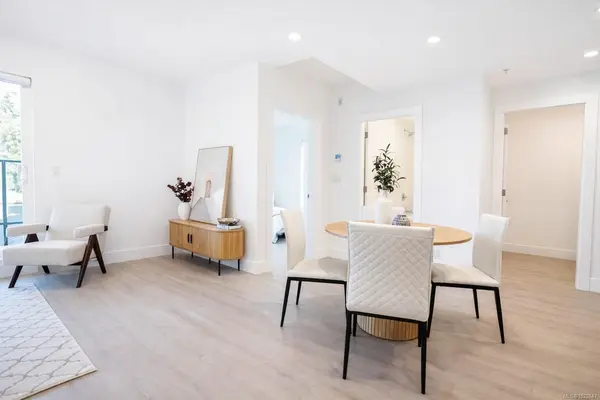 View Royal, BC V9B 7G9,258 Helmcken Rd #207