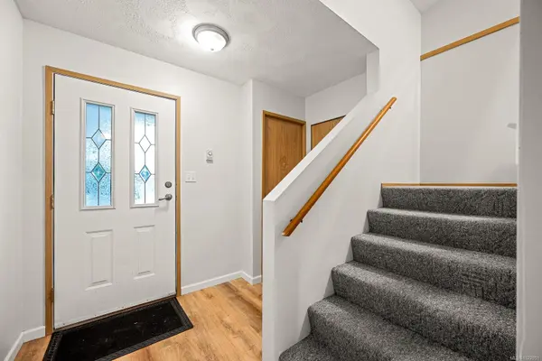 Campbell River, BC V9H 1P7,860 Kit Cres #A