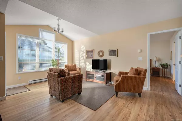 Parksville, BC V9P 2N5,261 Mills St #703