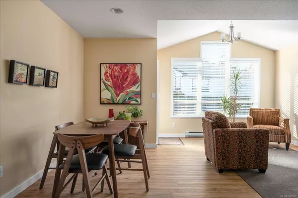 Parksville, BC V9P 2N5,261 Mills St #703