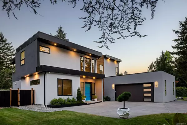 4673 Boulderwood Dr, Saanich, BC V8Y 2P8