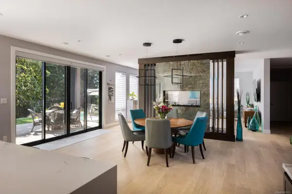 Saanich, BC V8Y 2P8,4673 Boulderwood Dr