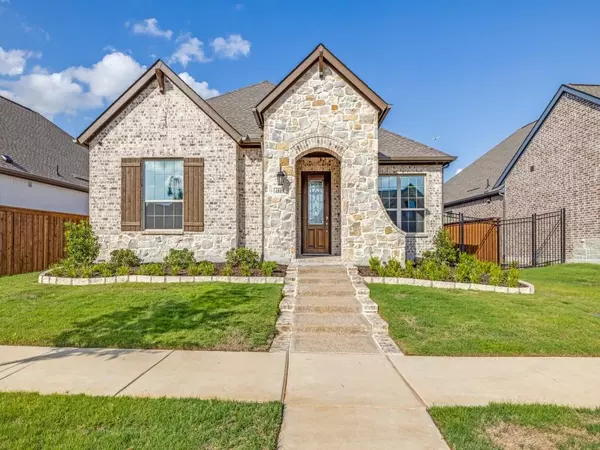 4805 Blackhawk Green Court,  Arlington,  TX 76005