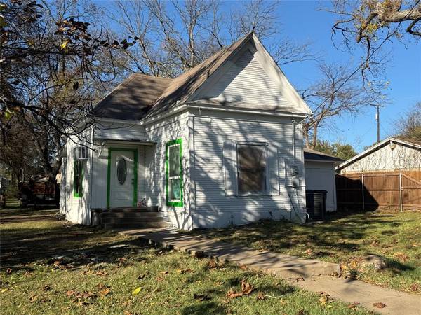 411 W Hester Street, Sherman, TX 75090