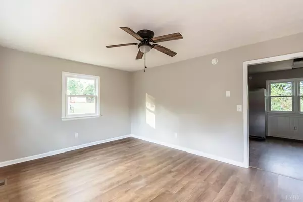 Appomattox, VA 24522,329 Stevens St