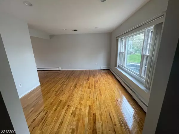 Summit City, NJ 07901,5 Edison Dr #A