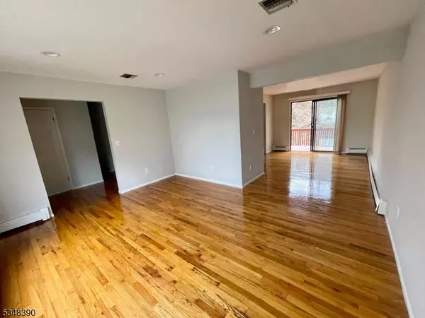 Summit City, NJ 07901,5 Edison Dr #A