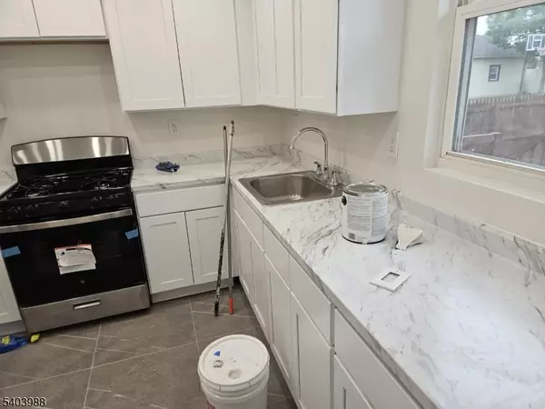 Linden City, NJ 07036,200 W Curtis St #1