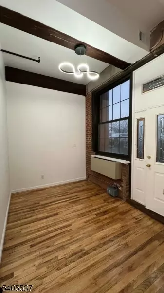 Paterson City, NJ 07503,384 Trenton Ave