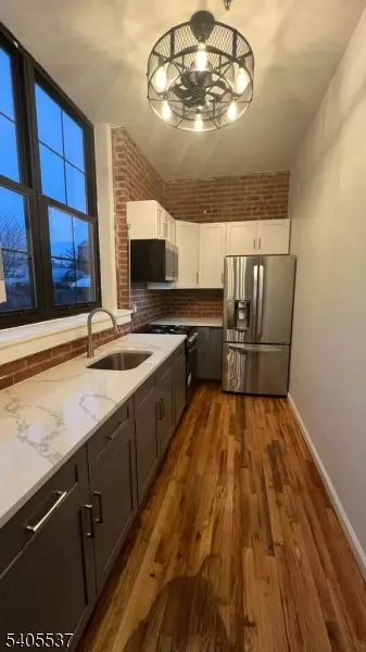 Paterson City, NJ 07503,384 Trenton Ave