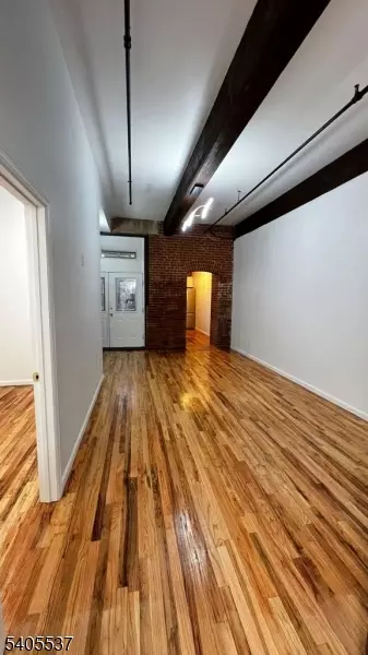 Paterson City, NJ 07503,384 Trenton Ave