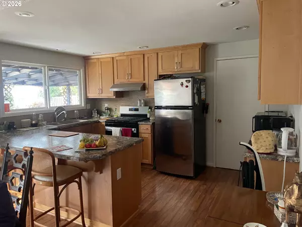 Milwaukie, OR 97267,6454 SE MOLT ST