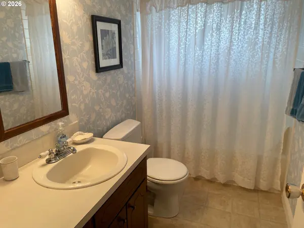 Milwaukie, OR 97267,6454 SE MOLT ST