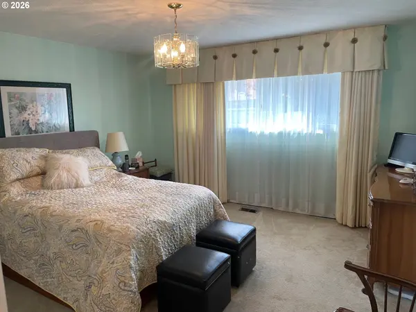 Milwaukie, OR 97267,6454 SE MOLT ST