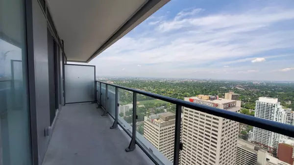 Toronto C10, ON M4S 0B8,2221 Yonge ST #4810