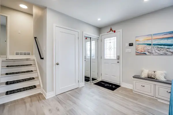 Toronto C15, ON M2J 2H8,2 Lesgay CRES