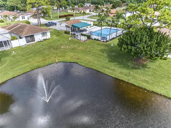 West Palm Beach, FL 33415,4916 Luqui Ct #26A