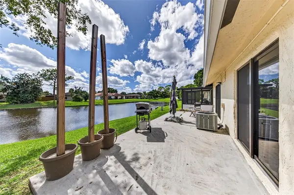 West Palm Beach, FL 33415,4916 Luqui Ct #26A