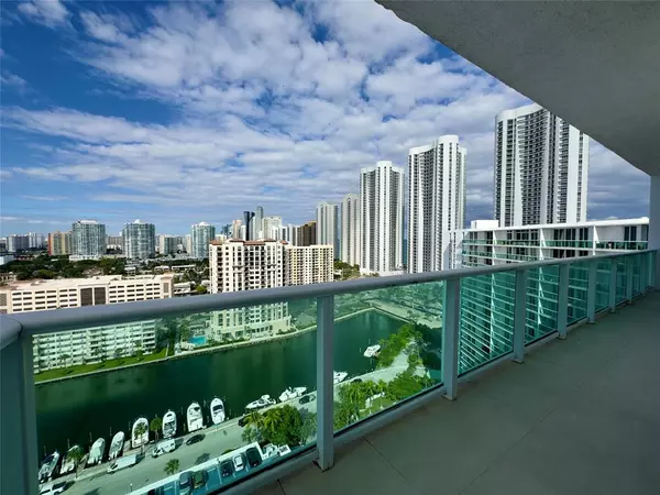 Sunny Isles Beach, FL 33160,100 Bayview Dr #PH28