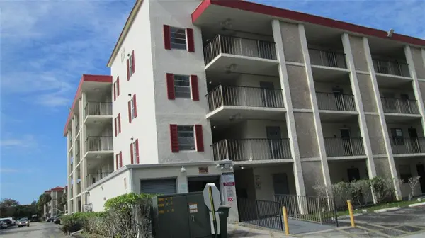 3001 NW 48th Ave #237, Lauderdale Lakes, FL 33313