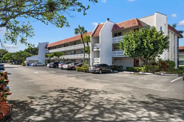 3511 Inverrary Dr #208, Lauderhill, FL 33319