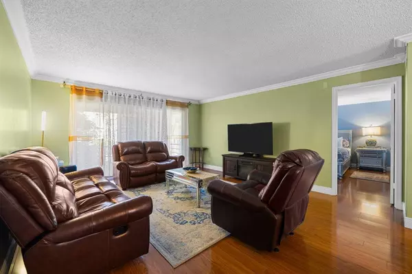 Lauderhill, FL 33319,3511 Inverrary Dr #208