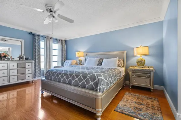 Lauderhill, FL 33319,3511 Inverrary Dr #208