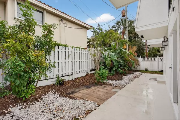 Deerfield Beach, FL 33441,536 SE 20th Ave #1