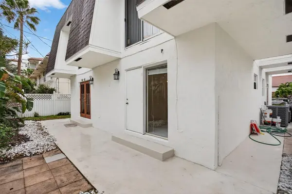 Deerfield Beach, FL 33441,536 SE 20th Ave #1