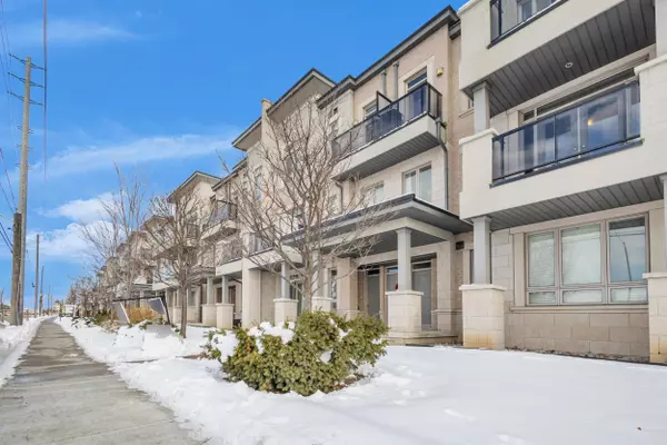 Vaughan, ON L6A 4G5,9601 Jane ST #9