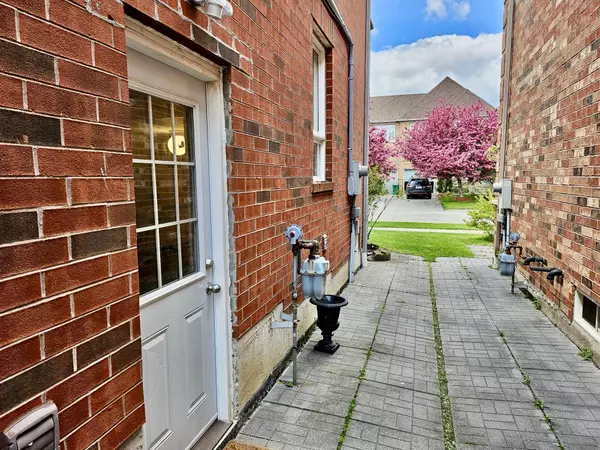 Mississauga, ON L5M 7K6,3366 Covent CRES