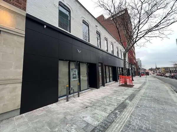 Brampton, ON L6W 2A7,39 Queen ST E