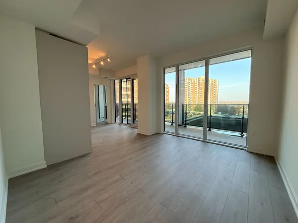 Mississauga, ON L5A 4C6,1 Fairview RD E #313