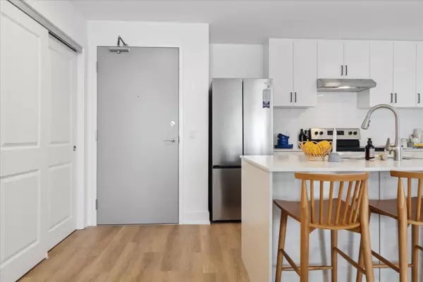 Kawartha Lakes, ON K0M 1N0,19B West ST N #201