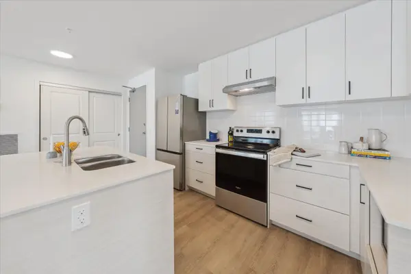 Kawartha Lakes, ON K0M 1N0,19B West ST N #201