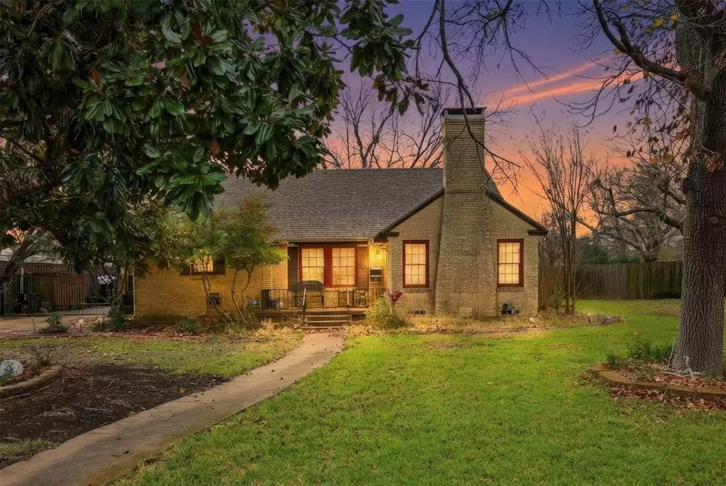 Lancaster, TX 75146,122 E 7th Street