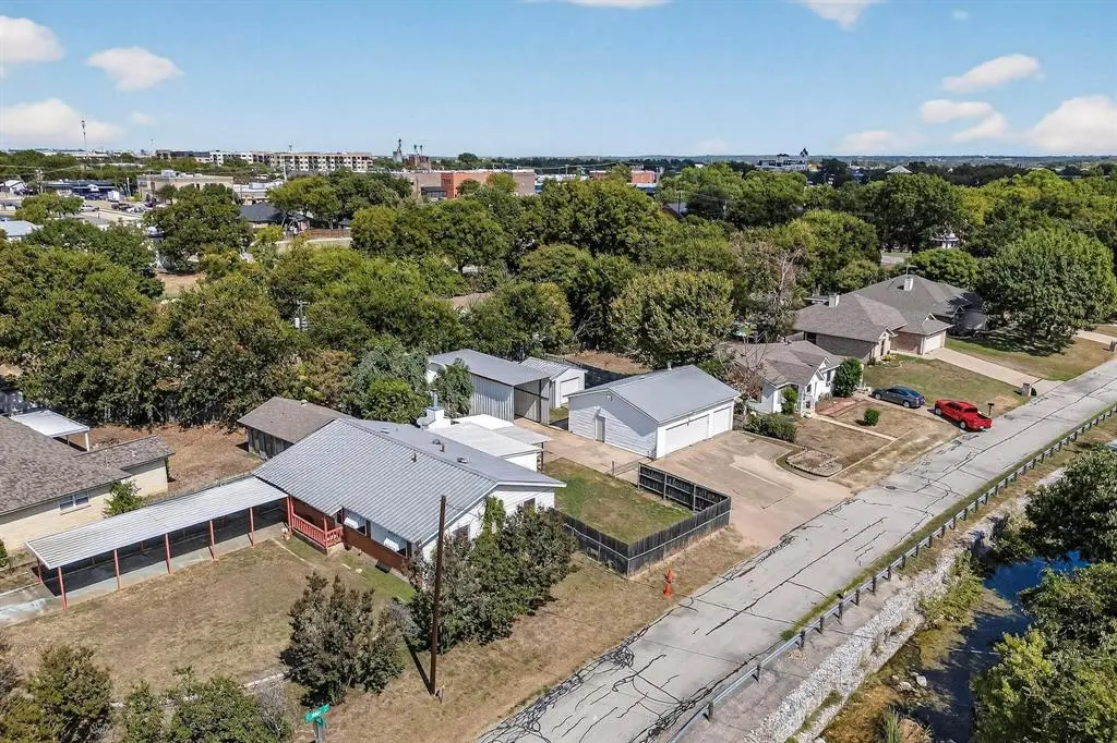 Burleson, TX 76028,157 SE Tarrant Avenue