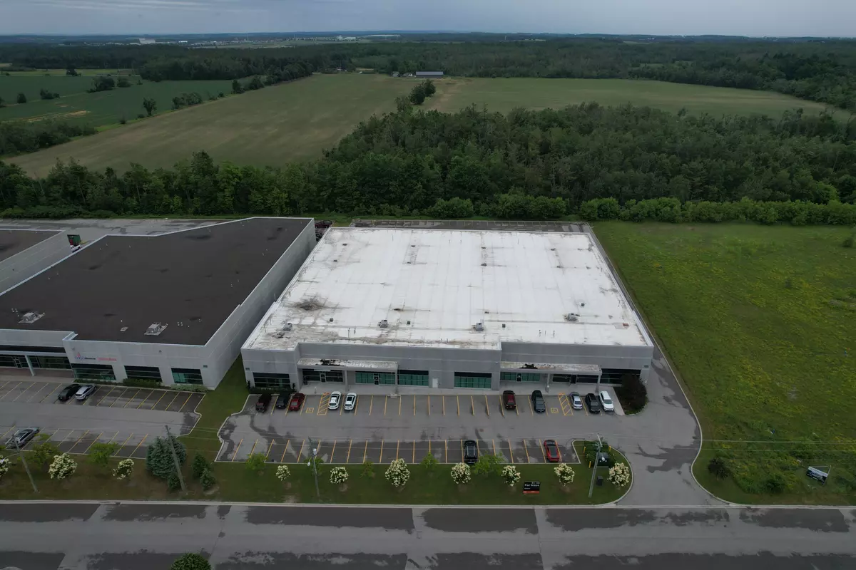 Barrie, ON L4N 6L2,252 King ST #2-3