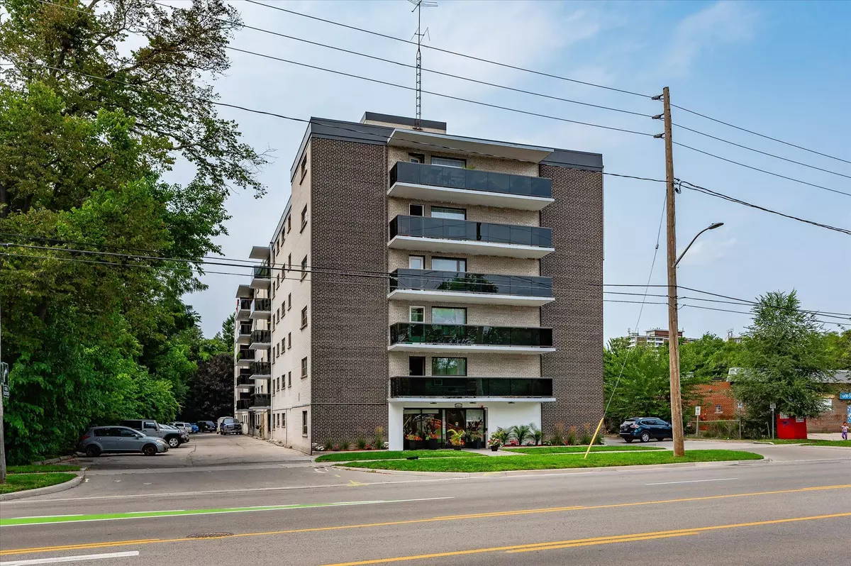 Burlington, ON L7R 1K2,2411 New ST #210