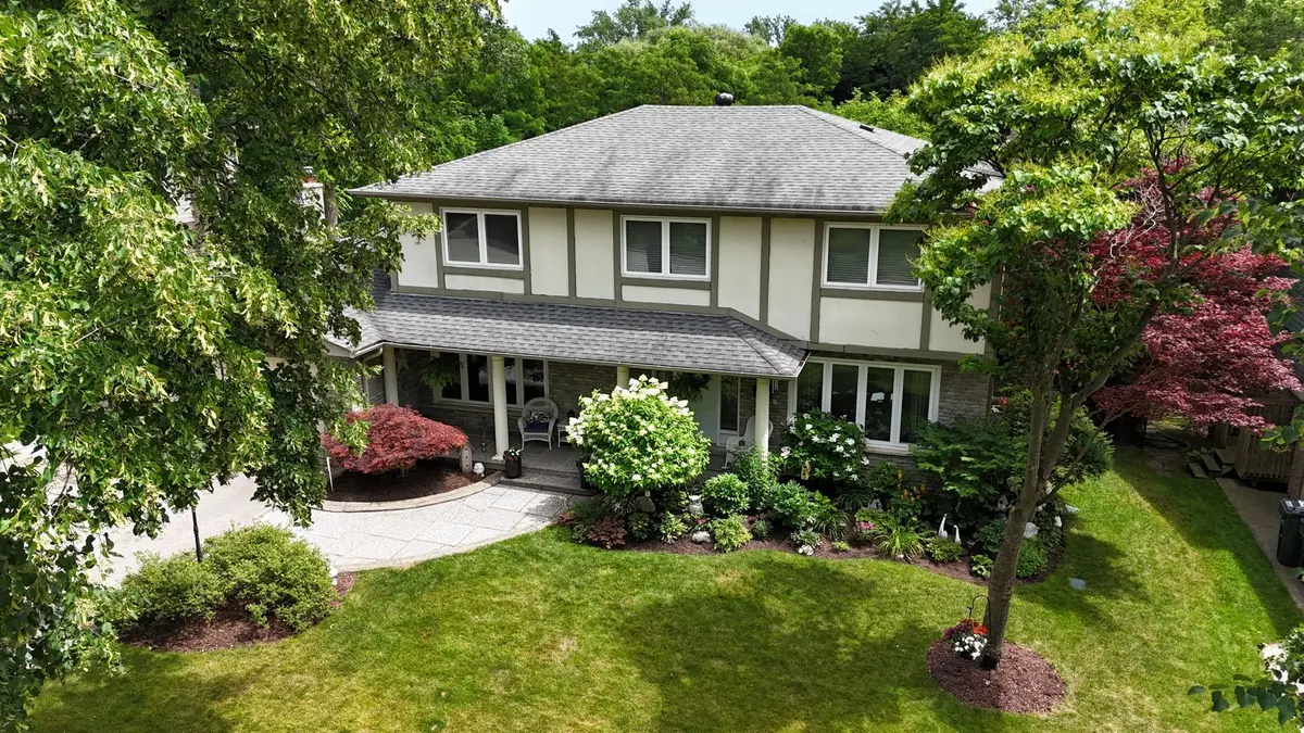 Mississauga, ON L5J 4C4,1548 Troika CT