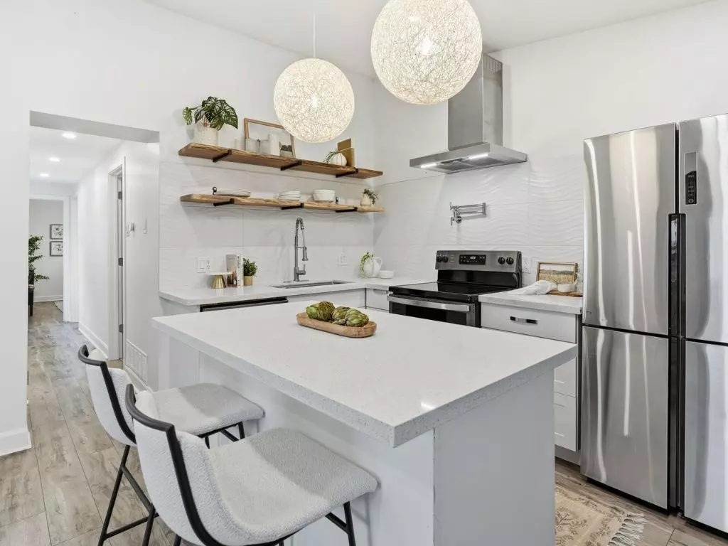 Hamilton, ON L8H 4K4,48 Frederick AVE