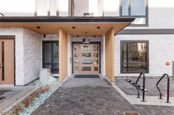 Saanich, BC V8Y 1M4,986 Doumac Ave #202