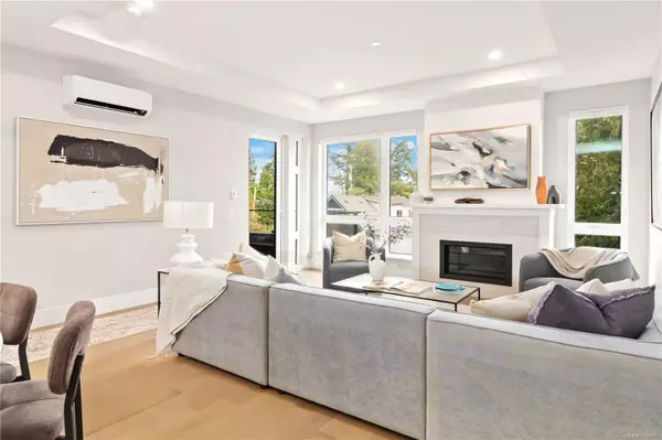 Saanich, BC V8Y 1M4,986 Doumac Ave #202